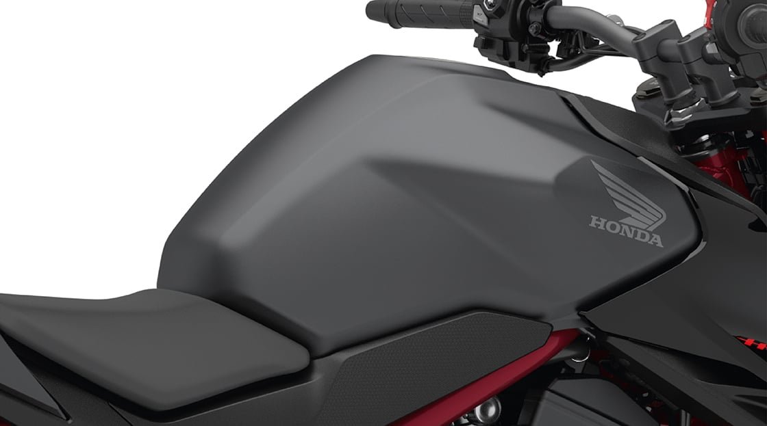 15.2 litre fuel tank
